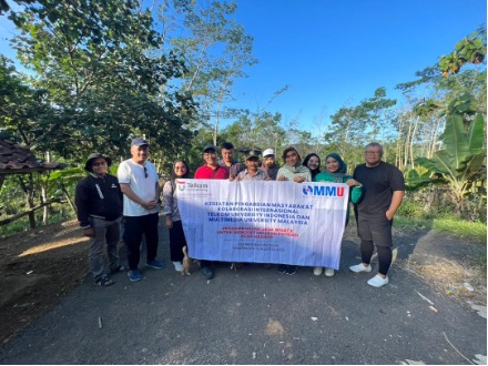 Telkom University Berkolaborasi Dengan Multi Media University Malaysia Dalam Kegiatan Pengabdian Masyarakat di Desa Nagrog, Kec. Cipatujah, Kab. Tasikmalaya